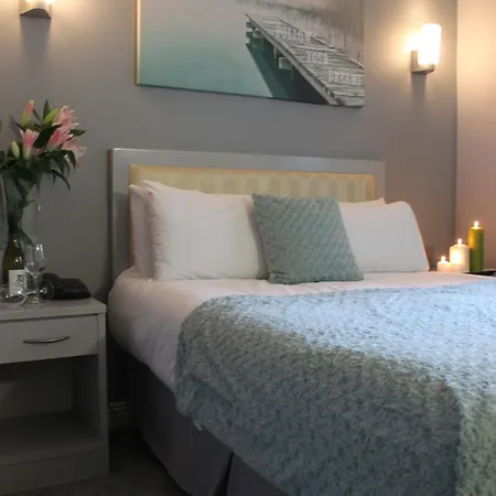 The Pier 3* Limerick Junction