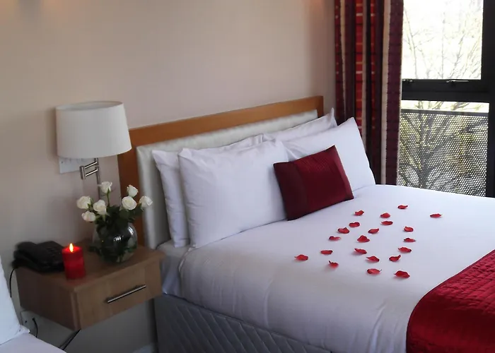 The Pier 3* Limerick Junction